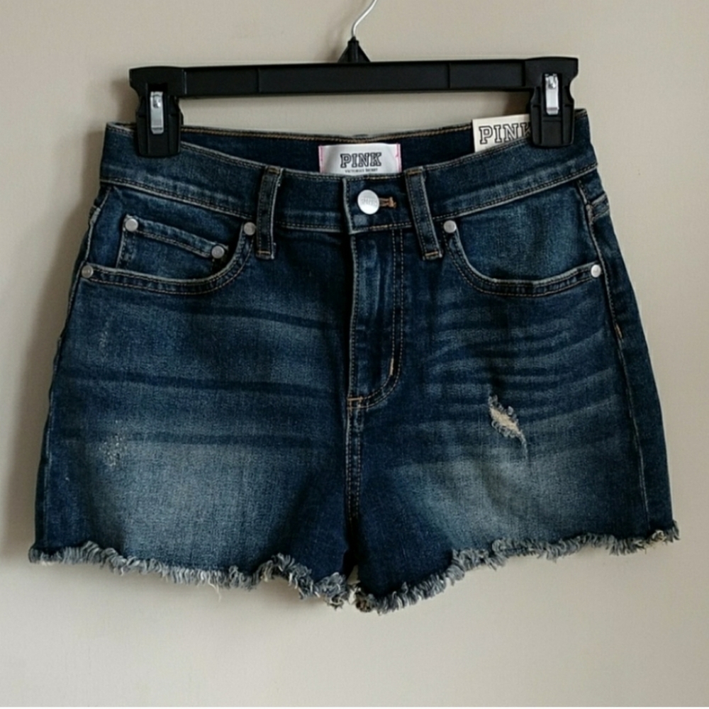 PINK VICTORIA'S SECRET SHORT SIZE 4 - Picture 1 of 2